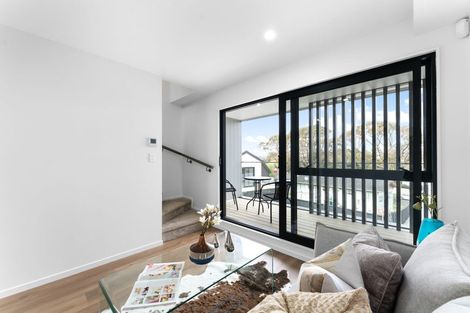 Photo of property in 16 Saint Catherine Crescent, West Harbour, Auckland, 0618