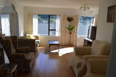 Photo of property in 94 Oxford Street, Tawa, Wellington, 5028