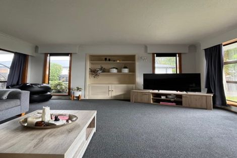 Photo of property in 15 Talltree Avenue, Avonhead, Christchurch, 8042