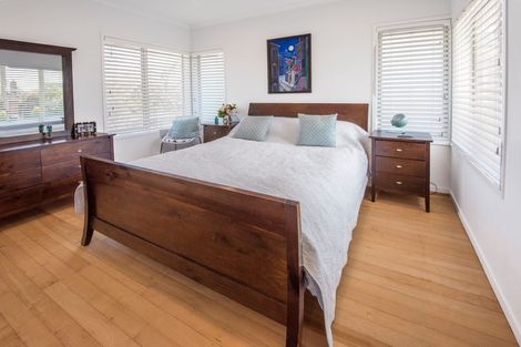 Photo of property in 2/41 Merani Street, Narrow Neck, Auckland, 0622