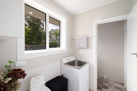 Photo of property in 16 Staveley Street, Avonhead, Christchurch, 8042