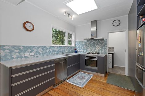 Photo of property in 35 Wyndham Road, Pinehaven, Upper Hutt, 5019