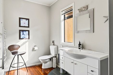 Photo of property in 49 Moana Road, Okitu, Gisborne, 4010