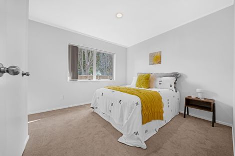 Photo of property in 2/105 Carnoustie Drive, Wattle Downs, Auckland, 2103