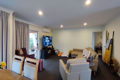 Photo of property in 3 Lantern Court, Henderson, Auckland, 0612