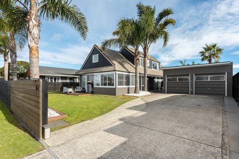 Photo of property in 12 Tudor Place, Mount Maunganui, 3116