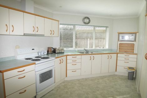Photo of property in 9 Greenaway Road, Waikanae, 5036