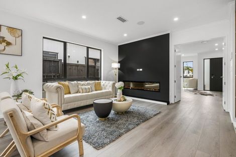 Photo of property in 8 Pineview Drive, Rosehill, Papakura, 2113