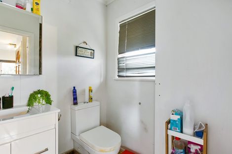 Photo of property in 59 Divich Avenue, Te Atatu South, Auckland, 0610