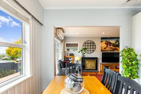 Photo of property in 1/37 Weldene Avenue, Glenfield, Auckland, 0629