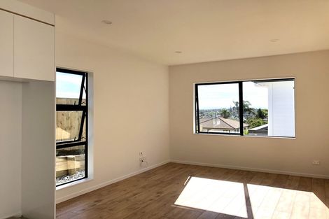 Photo of property in 26 Roxborough Place, East Tamaki Heights, Auckland, 2016
