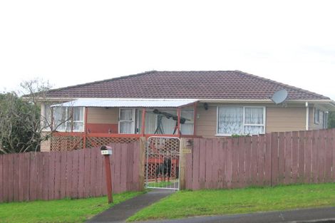 Photo of property in 82 Reynella Drive, Massey, Auckland, 0614