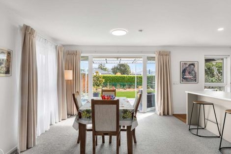 Photo of property in 4 Stonebridge Lane, Oxford, 7430