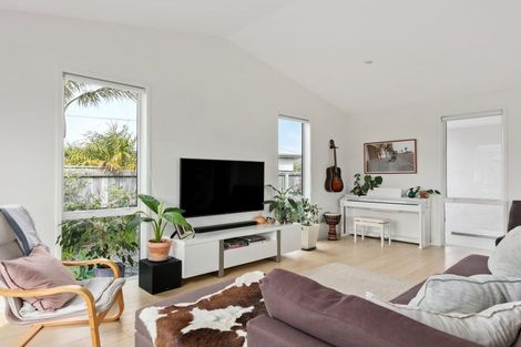 Photo of property in 6 Hamilton Drive, Wainui, Gisborne, 4010