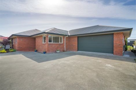 Photo of property in 98 Park Street, Winton, 9720