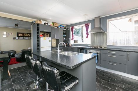 Photo of property in 62-62a Liverpool Crescent, Flaxmere, Hastings, 4120