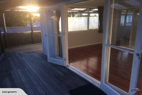 Photo of property in 6 Ozich Avenue, Te Atatu South, Auckland, 0610