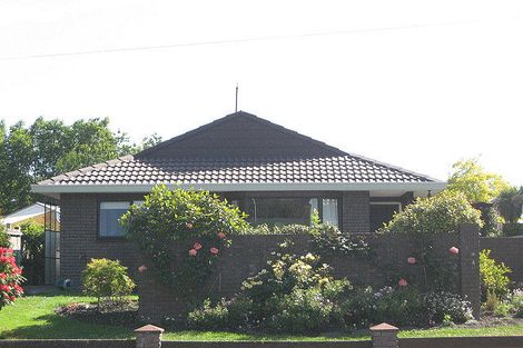 Photo of property in 1/3 Young Street, Somerfield, Christchurch, 8024