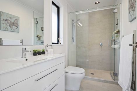 Photo of property in 124 Lisle Farm Drive, Pukekohe, 2120