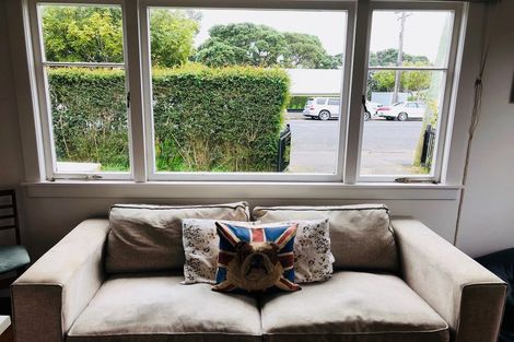 Photo of property in 77 Queen Street, Northcote Point, Auckland, 0627