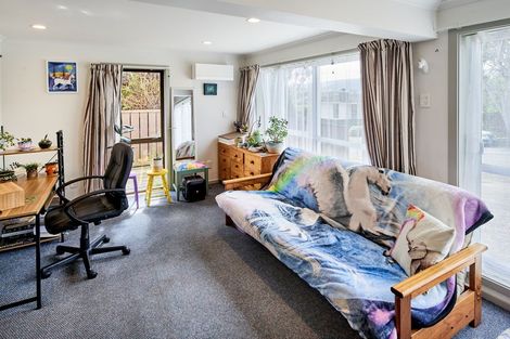 Photo of property in 16 Brasenose Place, Tawa, Wellington, 5028