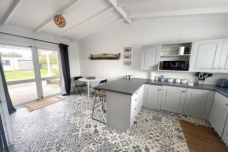 Photo of property in 4 Dawick Street, Foxton Beach, Foxton, 4815