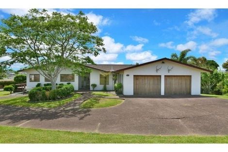 Photo of property in 77 Matija Place, Red Beach, 0932