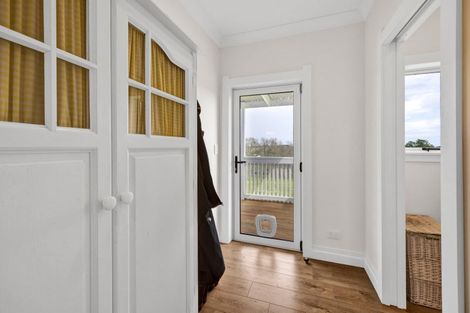 Photo of property in 43a Rawhitiroa Road, Eltham, 4398