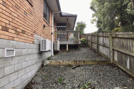 Photo of property in 17 James Nairn Grove, Riverstone Terraces, Upper Hutt, 5018