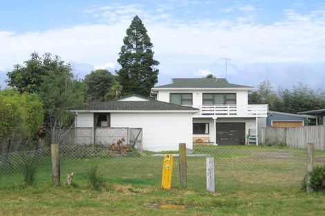Photo of property in 107 Riverview Road, Whangamata, 3620