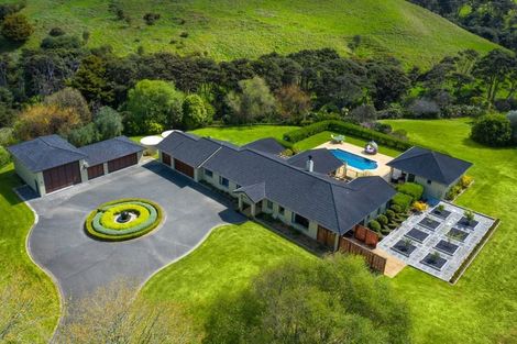 Photo of property in 1030 Peak Road, Helensville, 0875
