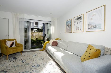 Photo of property in 5/2b Walsall Street, Avondale, Auckland, 1026