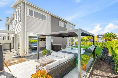 Photo of property in 69 Karepiro Drive, Stanmore Bay, Whangaparaoa, 0932