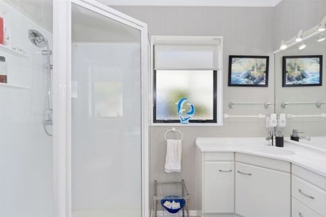 Photo of property in 60 Oteki Park Drive, Welcome Bay, Tauranga, 3112