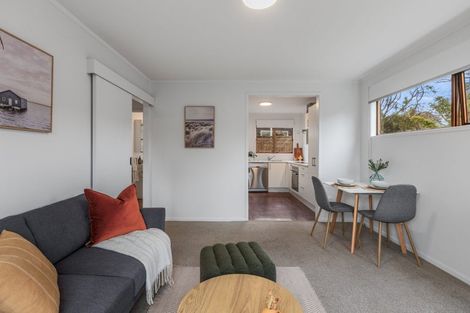 Photo of property in 3/9 Fuchsia Place, Birkdale, Auckland, 0626