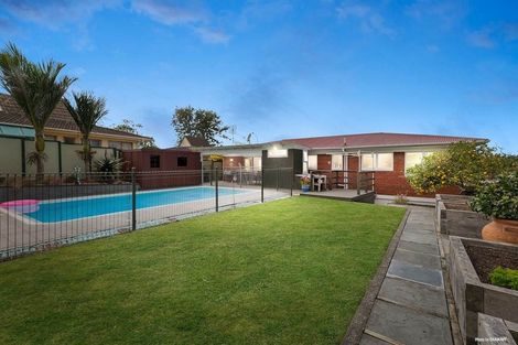 Photo of property in 151 Gossamer Drive, Pakuranga Heights, Auckland, 2010