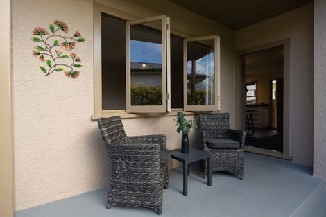 Photo of property in 25 Winston Avenue, Hokowhitu, Palmerston North, 4410