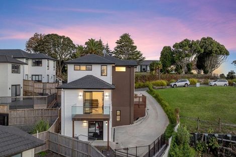 Photo of property in 32 Jabal Crescent, Totara Park, Auckland, 2105