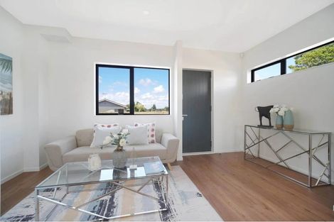 Photo of property in 2/32 Sunlands Drive, Manurewa, Auckland, 2102