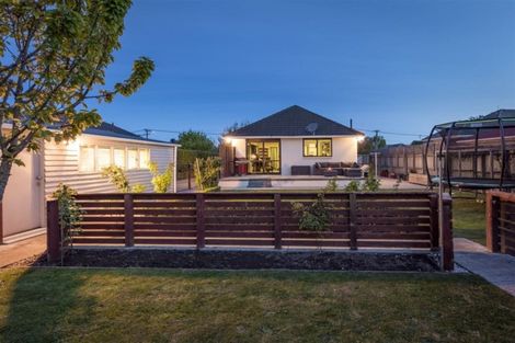 Photo of property in 37 Flower Street, Bryndwr, Christchurch, 8053