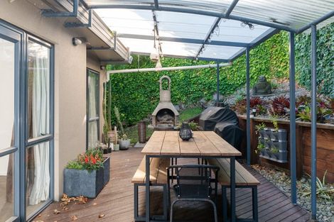 Photo of property in 2/120 Manuka Road, Bayview, Auckland, 0629