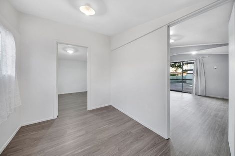 Photo of property in 38 Pinedale Place, Henderson, Auckland, 0610