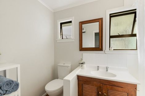 Photo of property in 85 Bayly Road, Blagdon, New Plymouth, 4310