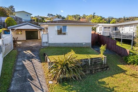 Photo of property in 20 Blueberry Grove, Timberlea, Upper Hutt, 5018