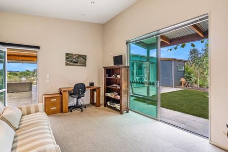 Photo of property in 40 Raukawa Road, Peka Peka, Waikanae, 5391