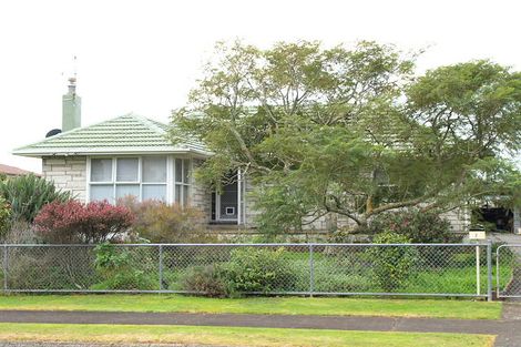 Photo of property in 27 Von Sturmer Street, Mangere East, Auckland, 2024