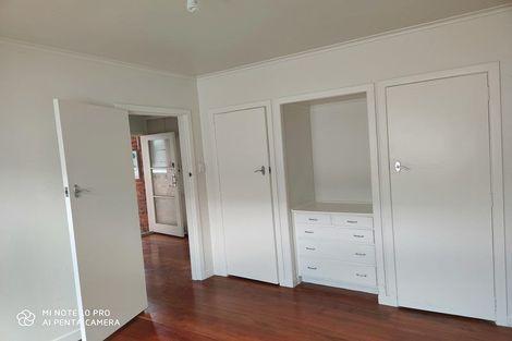 Photo of property in 31 Onewa Road, Northcote, Auckland, 0627