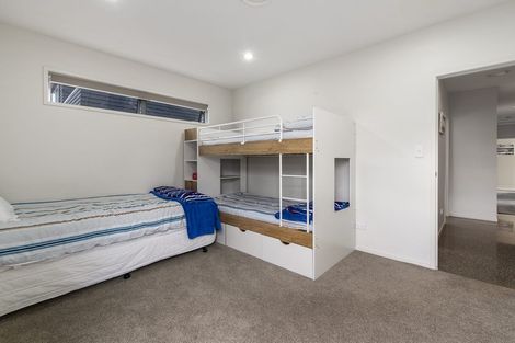 Photo of property in 8 Te Mauri Place, Omaha, 0986