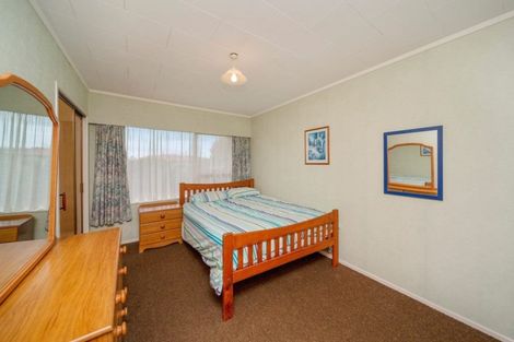 Photo of property in 32 Kauri Street, Merrilands, New Plymouth, 4312