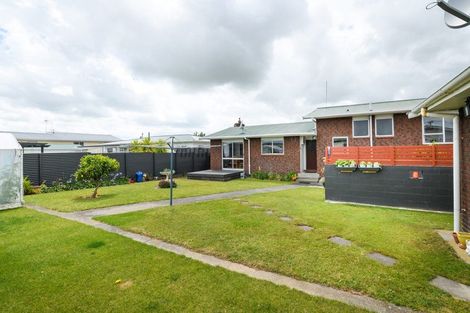 Photo of property in 10 Dewe Avenue, Feilding, 4702